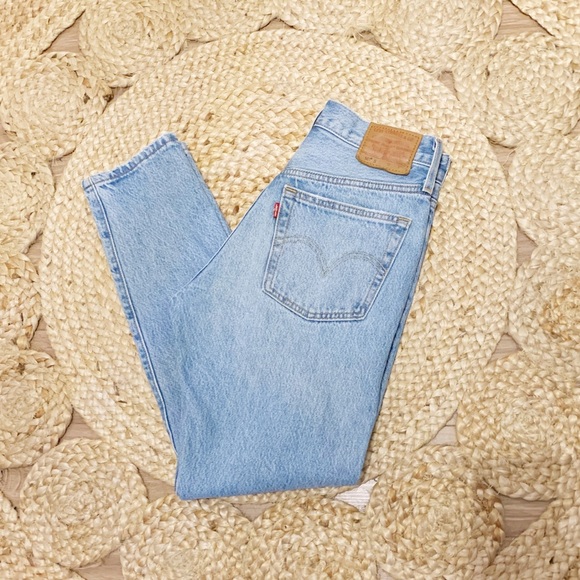 Levi’s Premium 501 skinny from Aritzia EUC - Picture 3 of 10